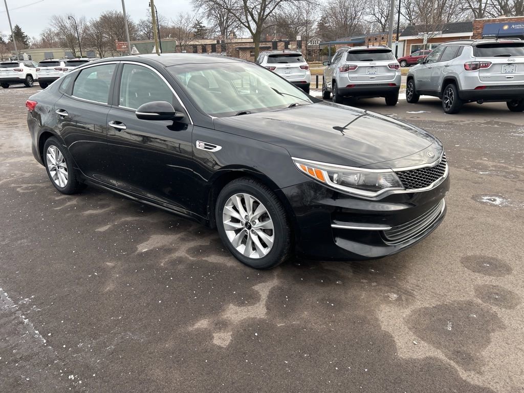 Used 2018 Kia Optima LX w/ Convenience Package image 3
