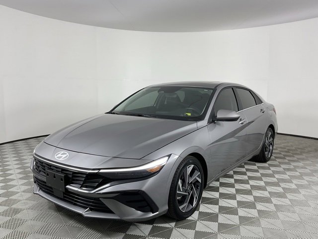 Used 2025 Hyundai Elantra SEL image 1