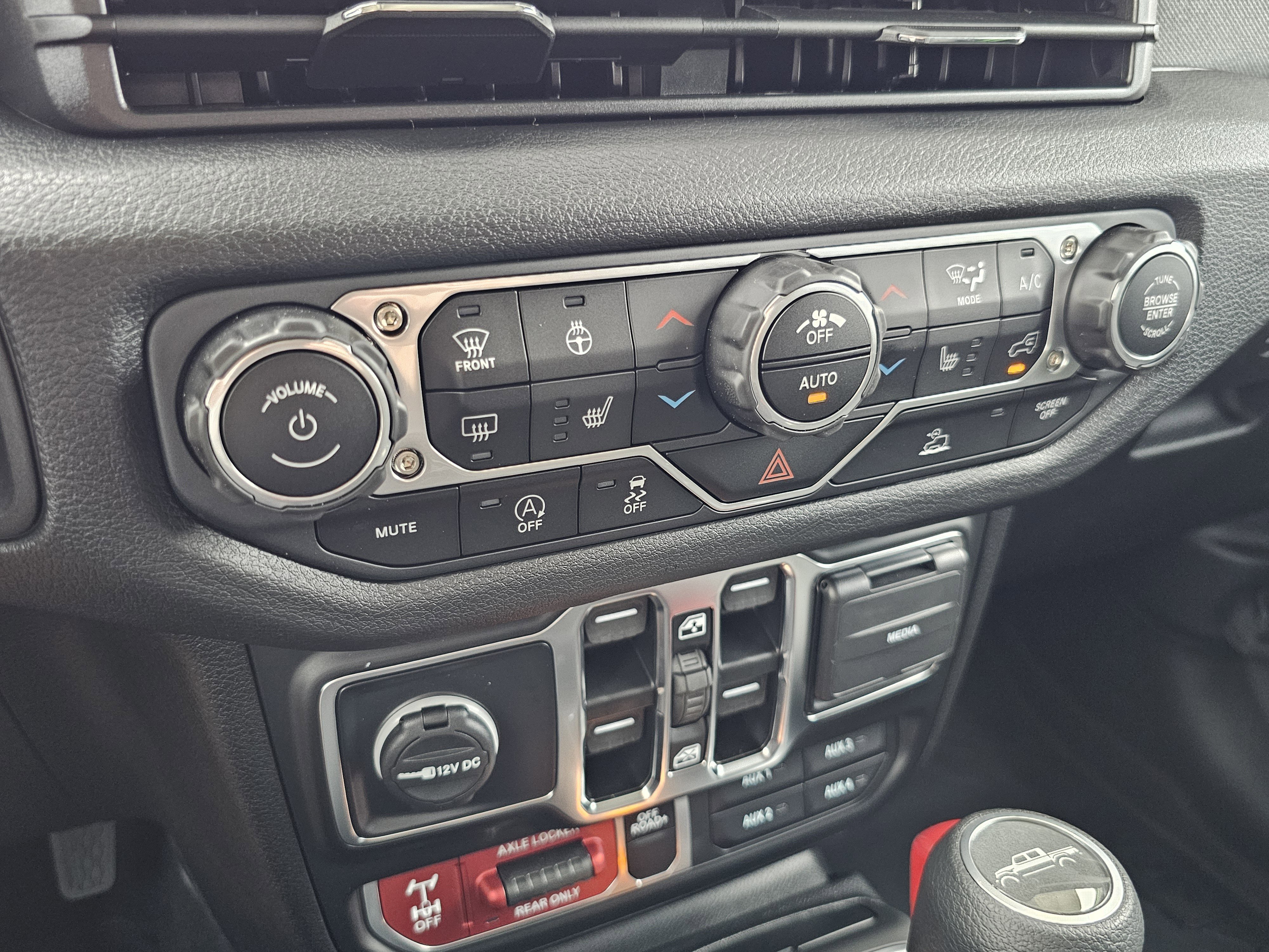 New 2025 Jeep Gladiator Willys image 13