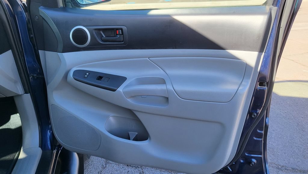 Used 2013 Toyota Tacoma PreRunner w/ SR5 Pkg RWD image 15