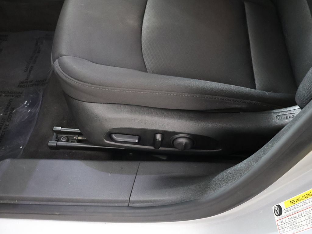 Used 2021 Chevrolet Malibu LT FWD image 27