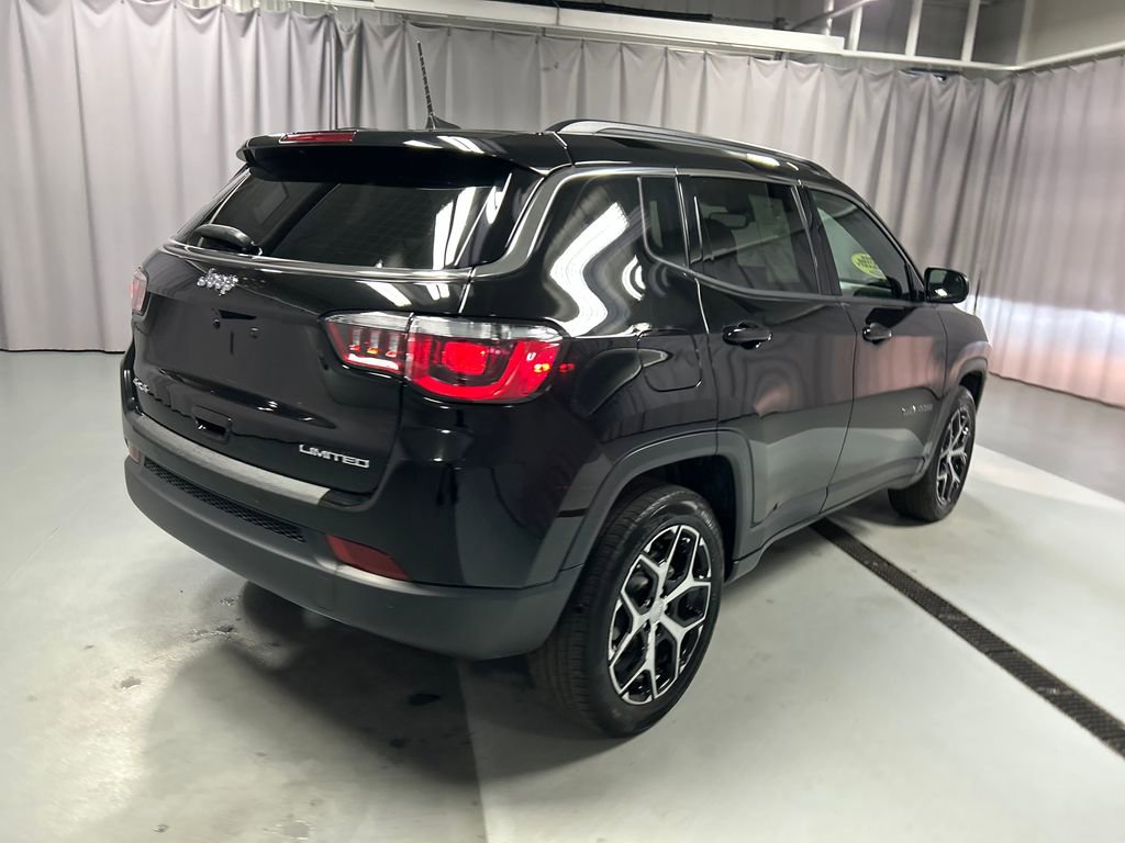 Used 2024 Jeep Compass Limited image 7