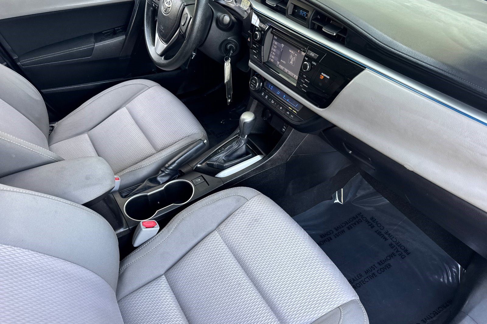 Used 2015 Toyota Corolla LE FWD image 31