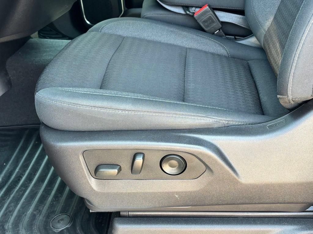 Used 2024 Chevrolet Silverado 1500 LT AWD/4WD image 4
