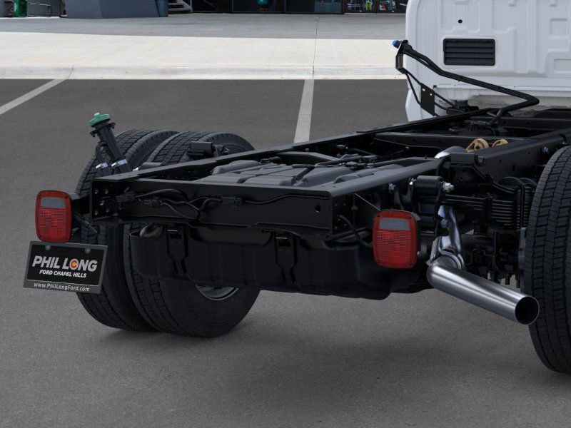 New 2026 Ford F550 4x4 Crew Cab image 21