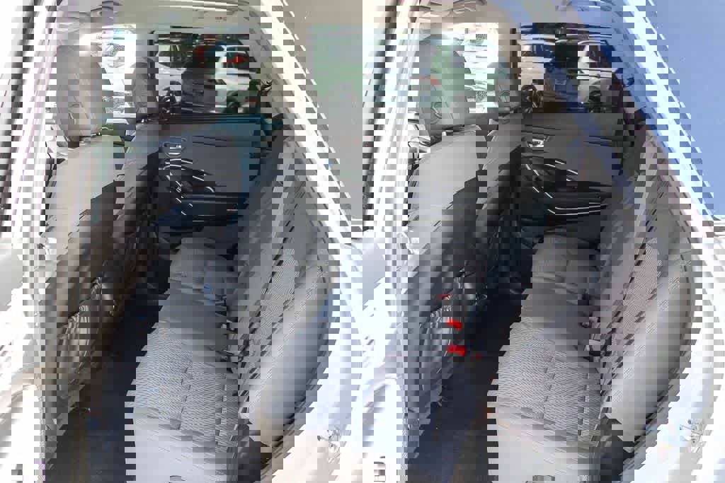 Used 2017 Hyundai Santa Fe SE image 14