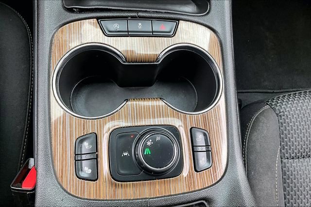 Used 2023 GMC Acadia SLE w/ Driver Convenience Package image 15