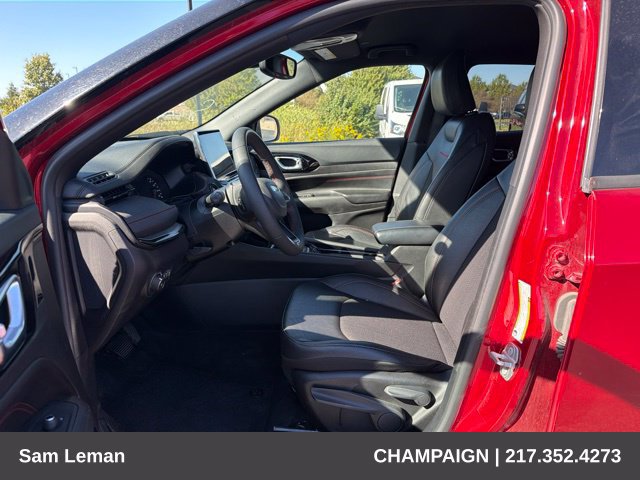 Used 2025 Jeep Compass Trailhawk AWD/4WD image 9