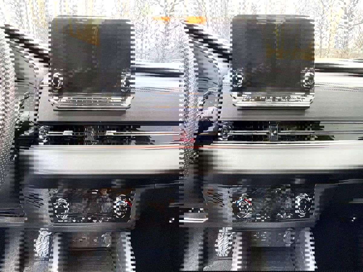 Used 2024 Mitsubishi Outlander SE image 12