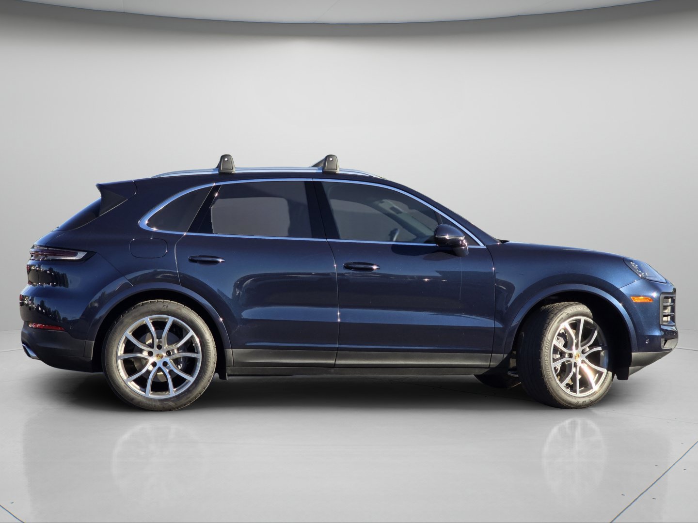 Used 2024 Porsche Cayenne AWD/4WD image 24
