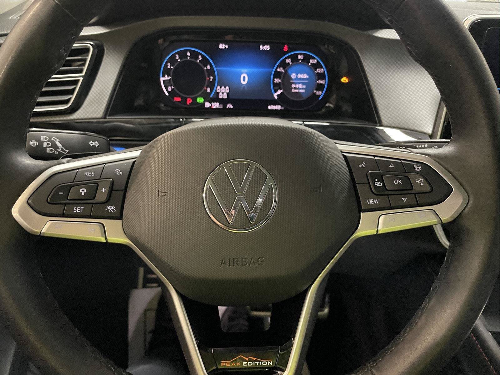 Used 2024 Volkswagen Atlas Peak Edition SE AWD/4WD image 27