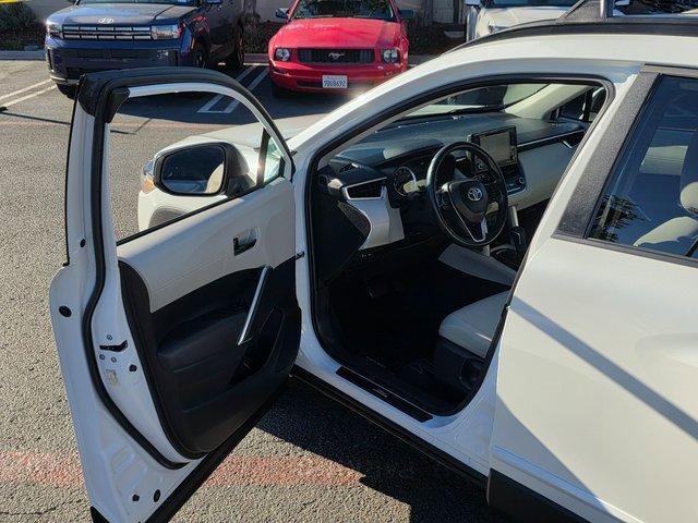 Used 2022 Toyota Corolla Cross LE image 40