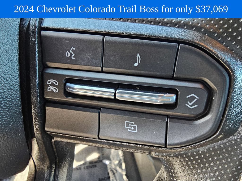 Used 2024 Chevrolet Colorado Trail Boss w/ Advanced Trailering Package AWD/4WD image 24