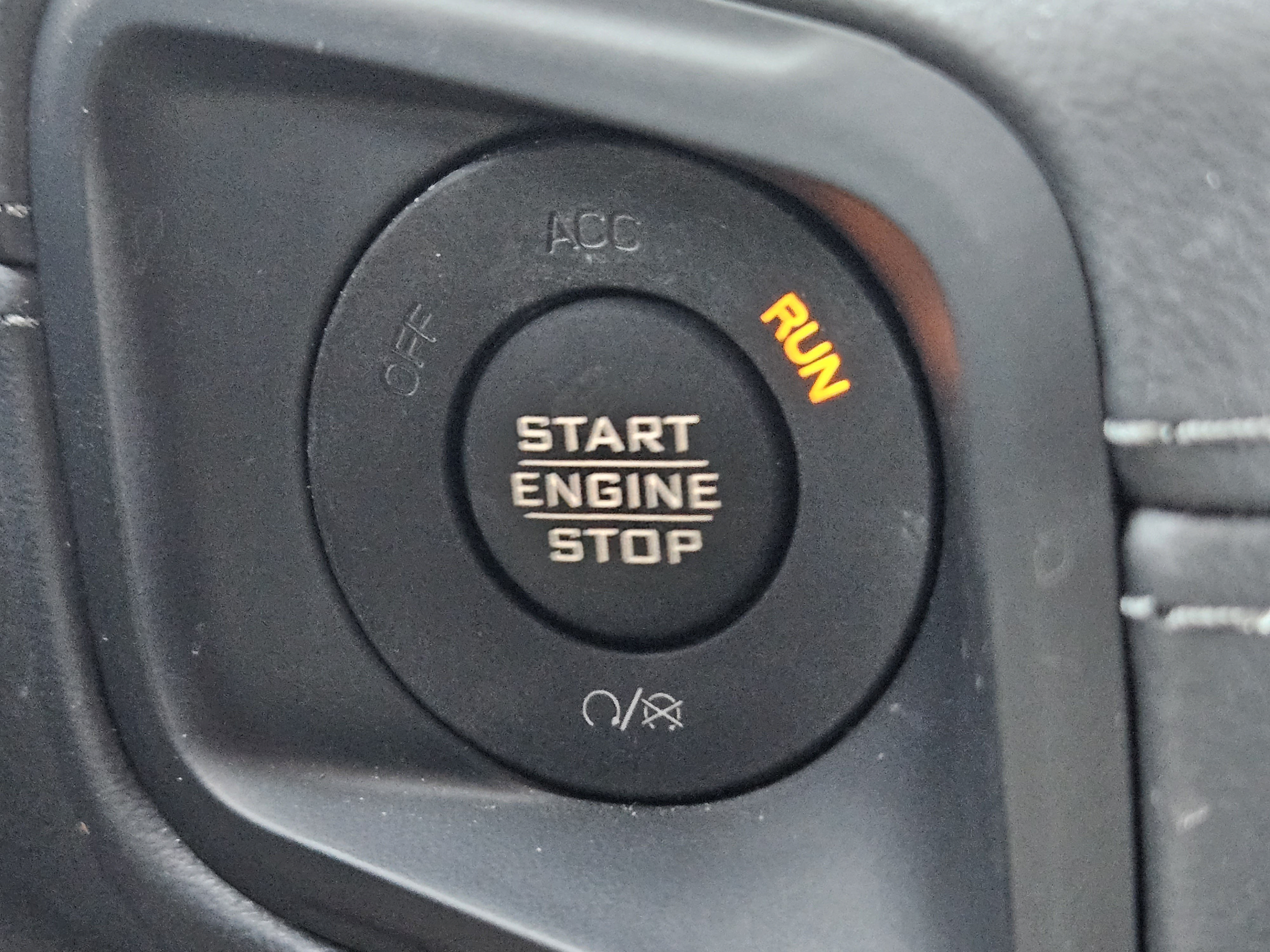 Used 2025 Jeep Wrangler Unlimited Sahara AWD/4WD image 13