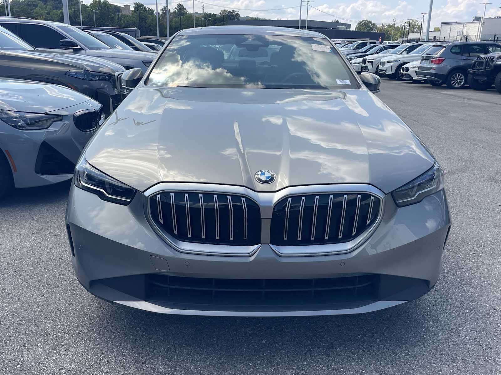 Used 2026 BMW 540i xDrive w/ Premium Package AWD/4WD image 2