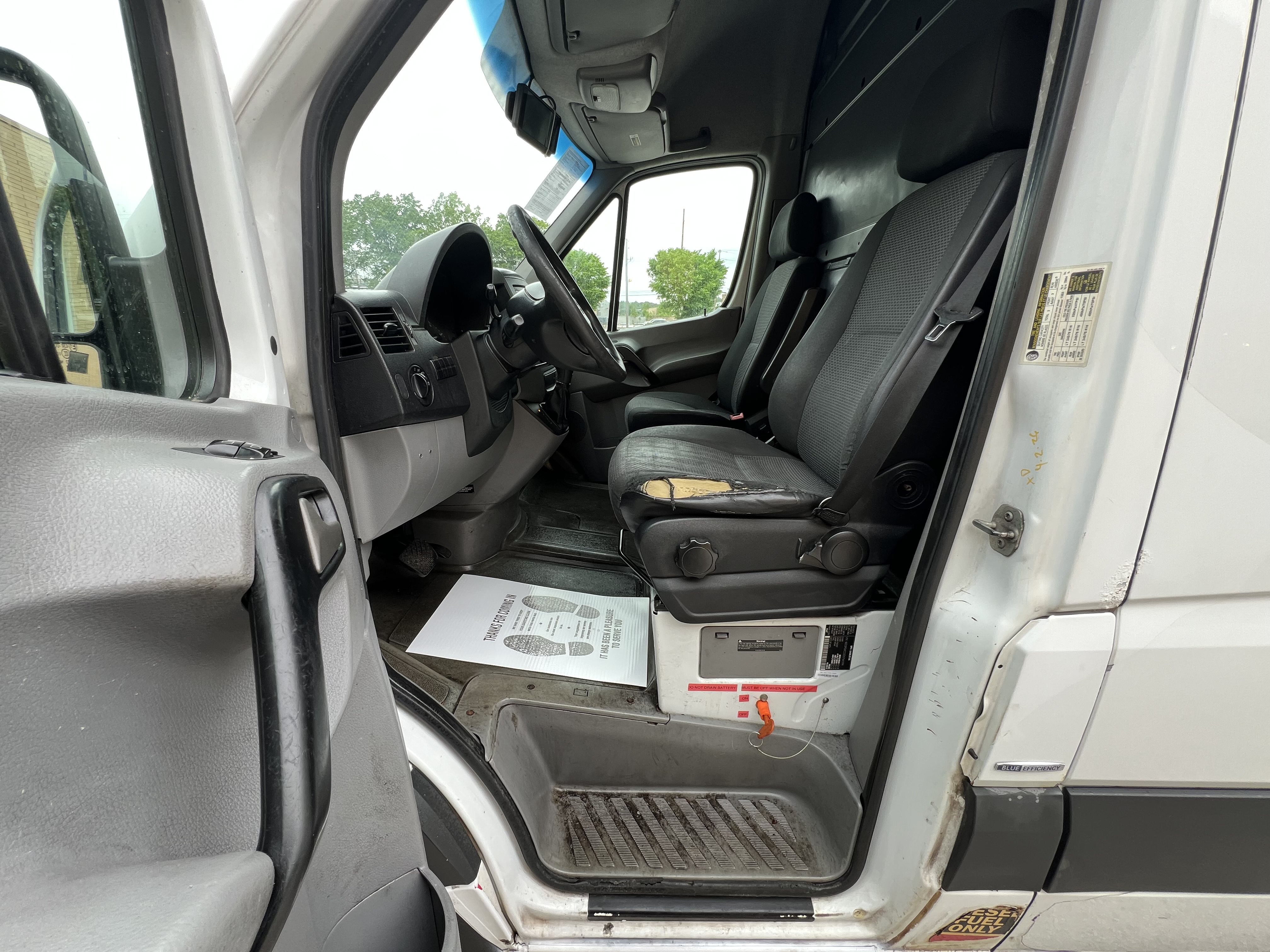 Used 2013 Mercedes-Benz Sprinter 2500 image 16