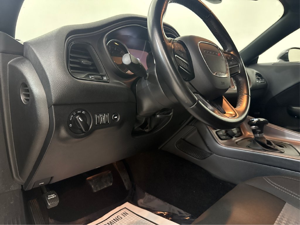 Used 2023 Dodge Challenger SXT RWD image 28