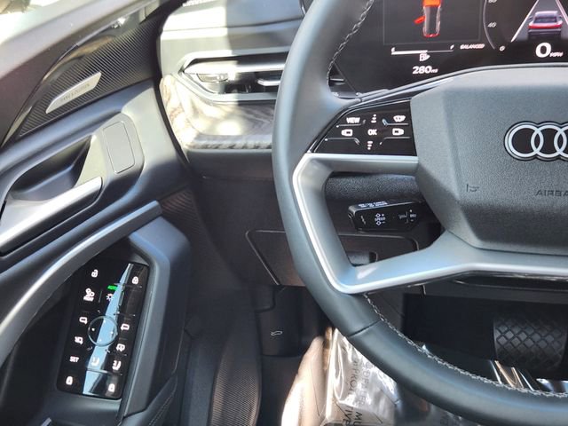 Used 2025 Audi Q5 Premium Plus w/ Premium Plus image 24