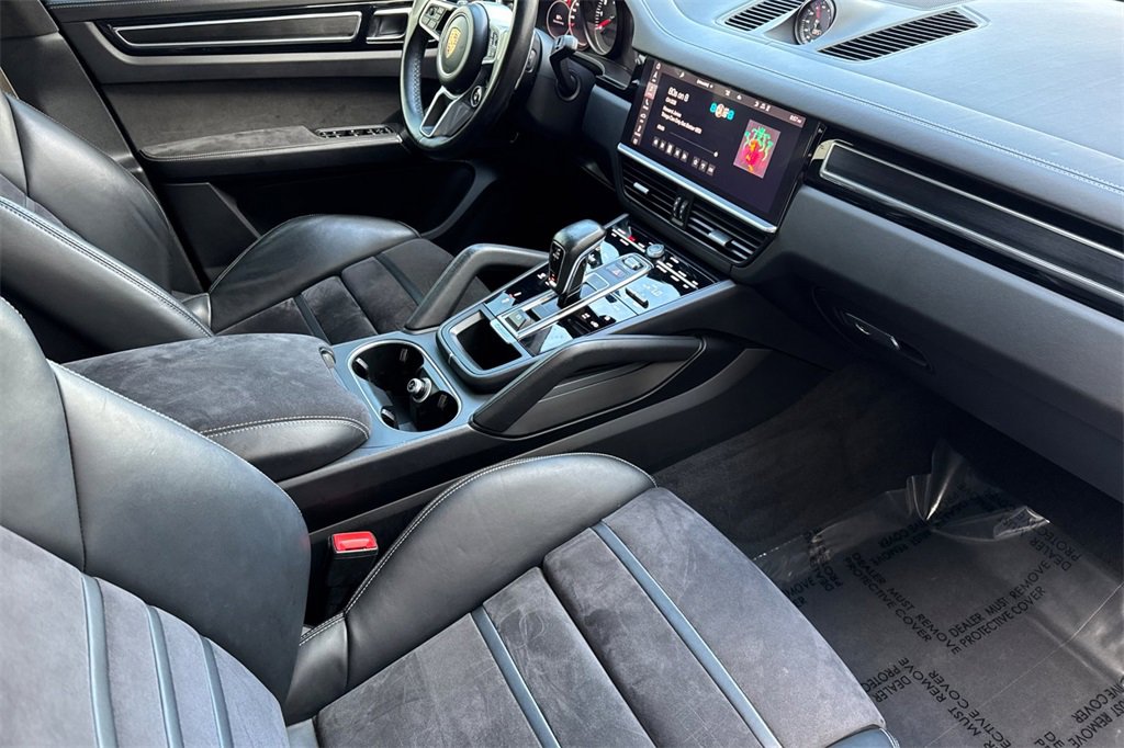 Used 2021 Porsche Cayenne GTS image 19