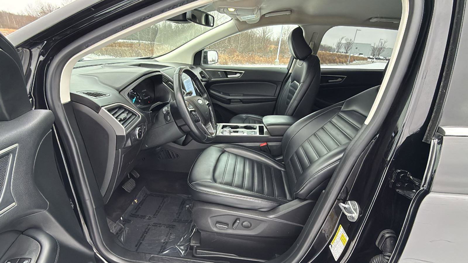 Used 2023 Ford Edge SEL image 25