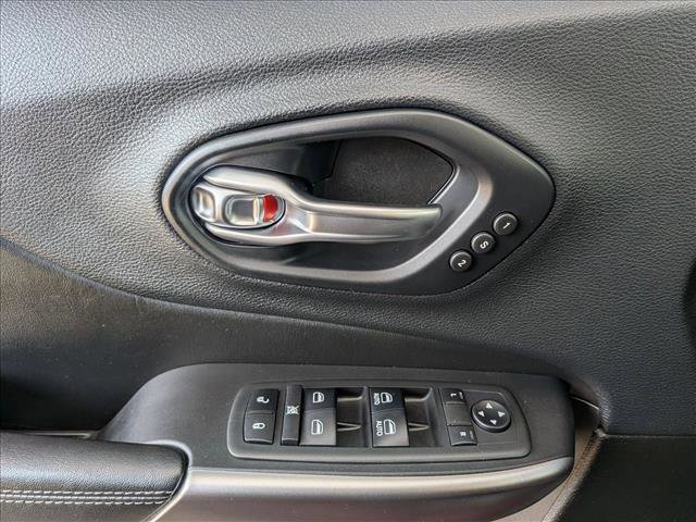 Used 2019 Jeep Cherokee Limited image 15