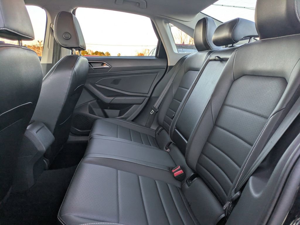 Certified 2024 Volkswagen Jetta SE image 13