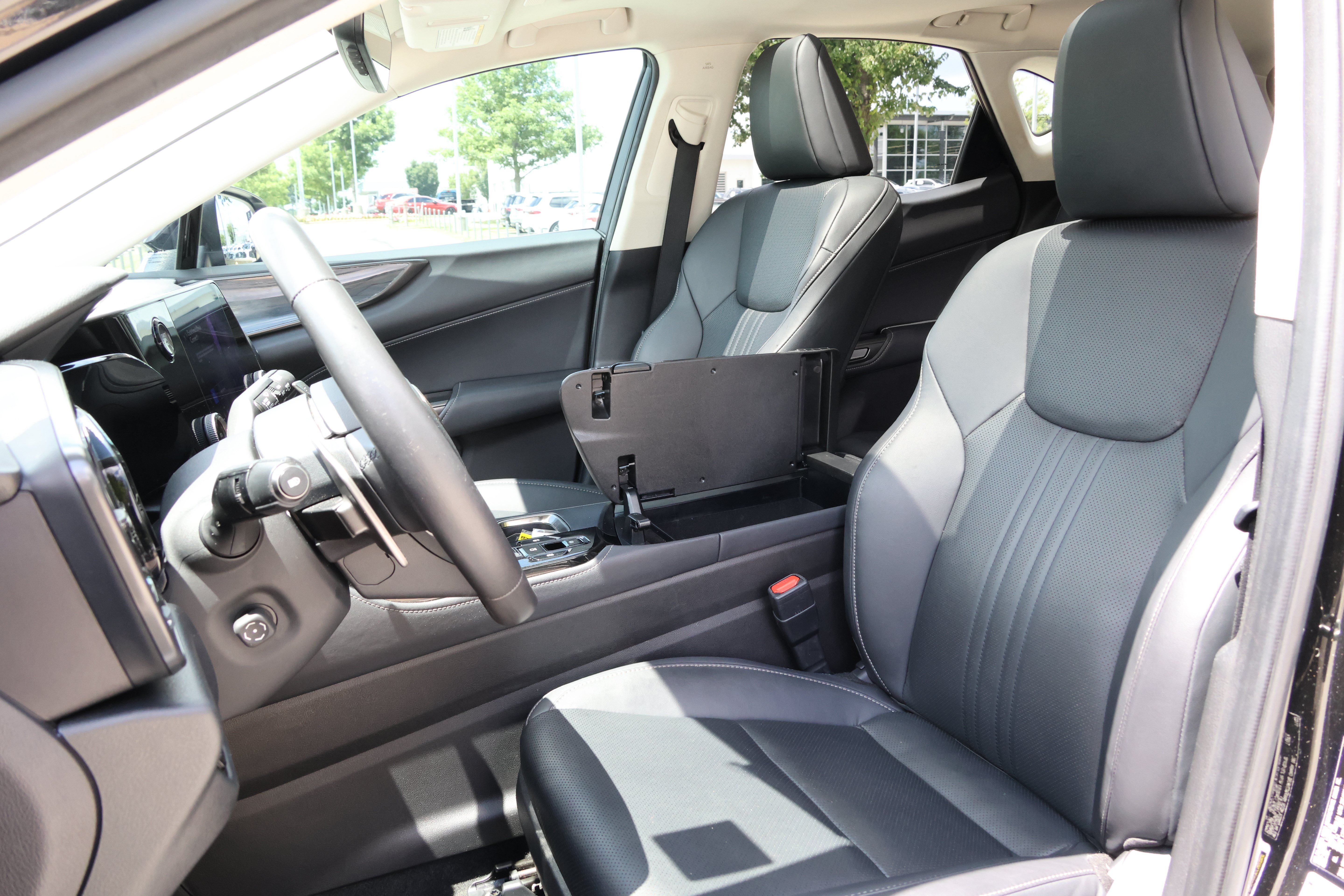 Certified 2023 Lexus NX 250 FWD w/ Towing Package (2000 Lbs) image 35