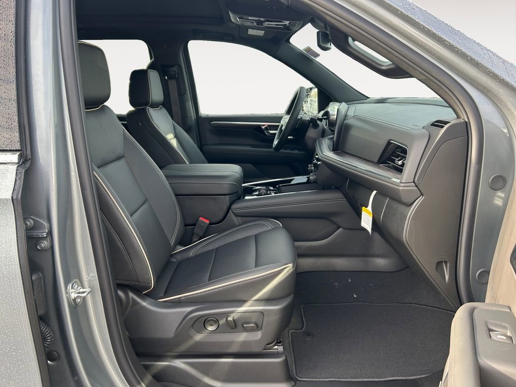 New 2026 Chevrolet Suburban Premier image 10