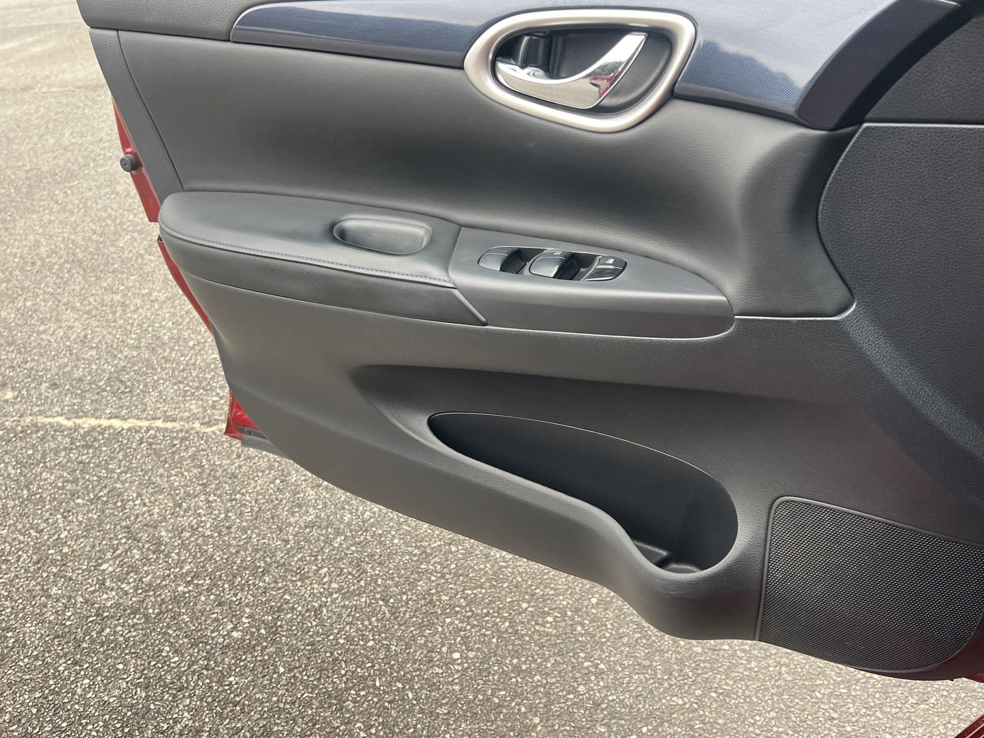 Used 2019 Nissan Sentra SR w/ Premium Package (SR) image 12