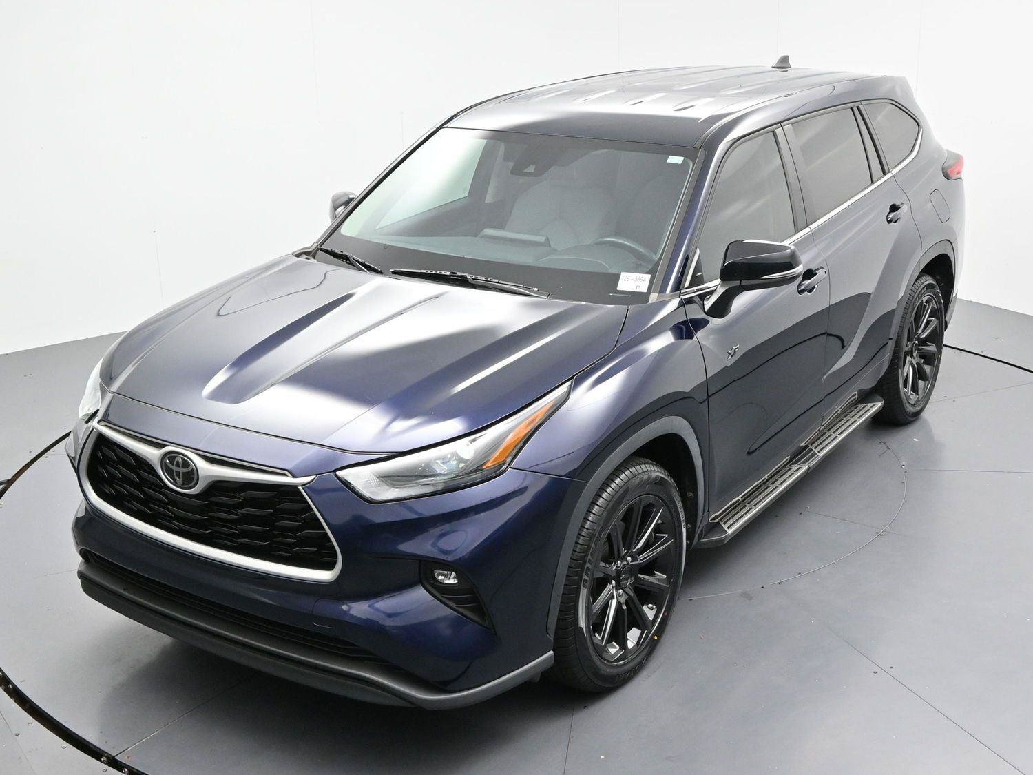 Used 2023 Toyota Highlander LE FWD image 36