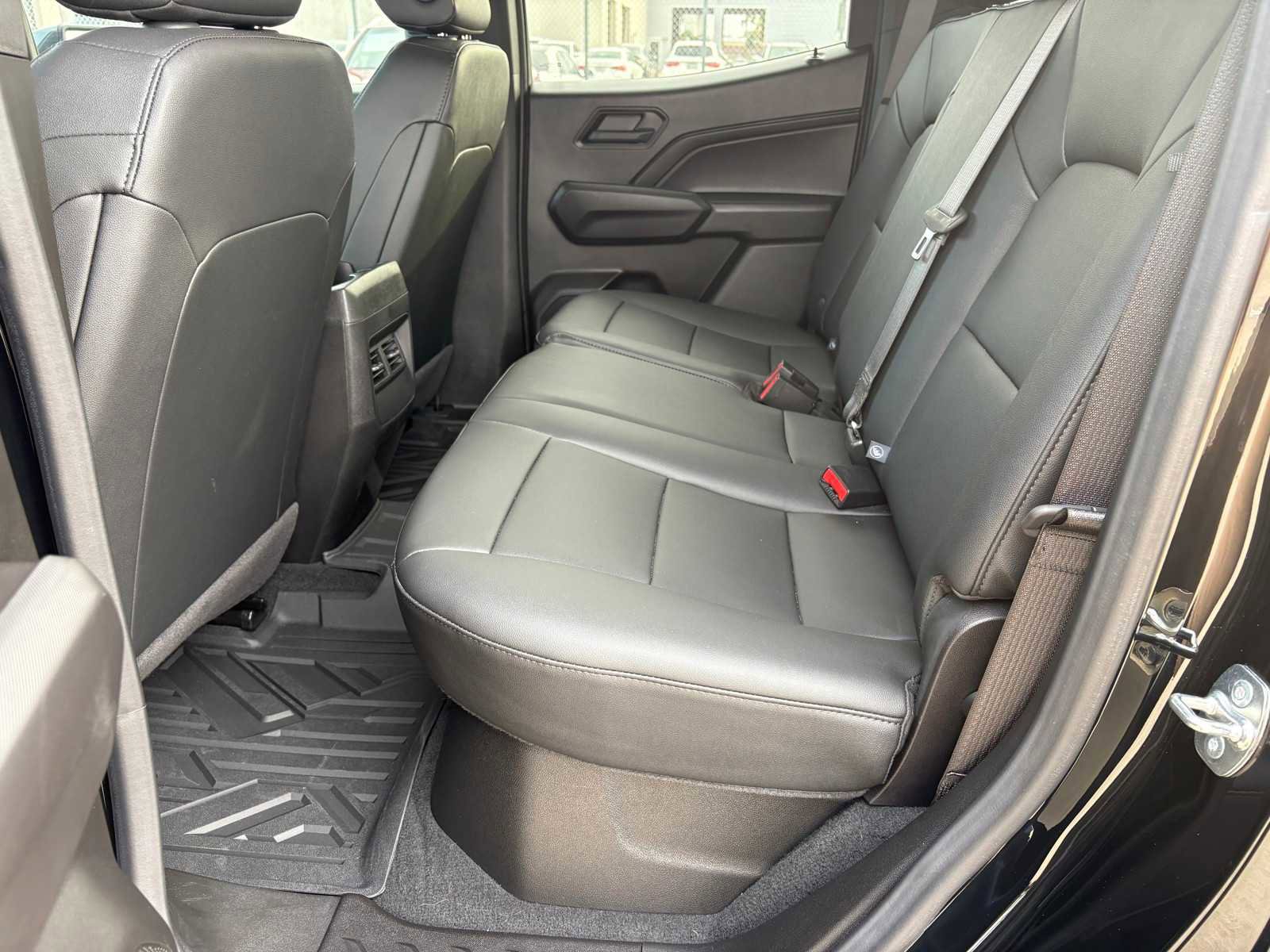 Used 2025 Chevrolet Colorado Trail Boss image 11