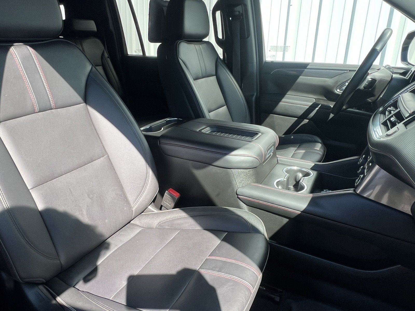 Used 2024 Chevrolet Suburban RST RWD image 22