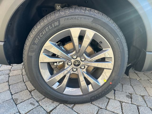 New 2026 Ford Explorer Active w/ Active Comfort Package AWD/4WD image 13