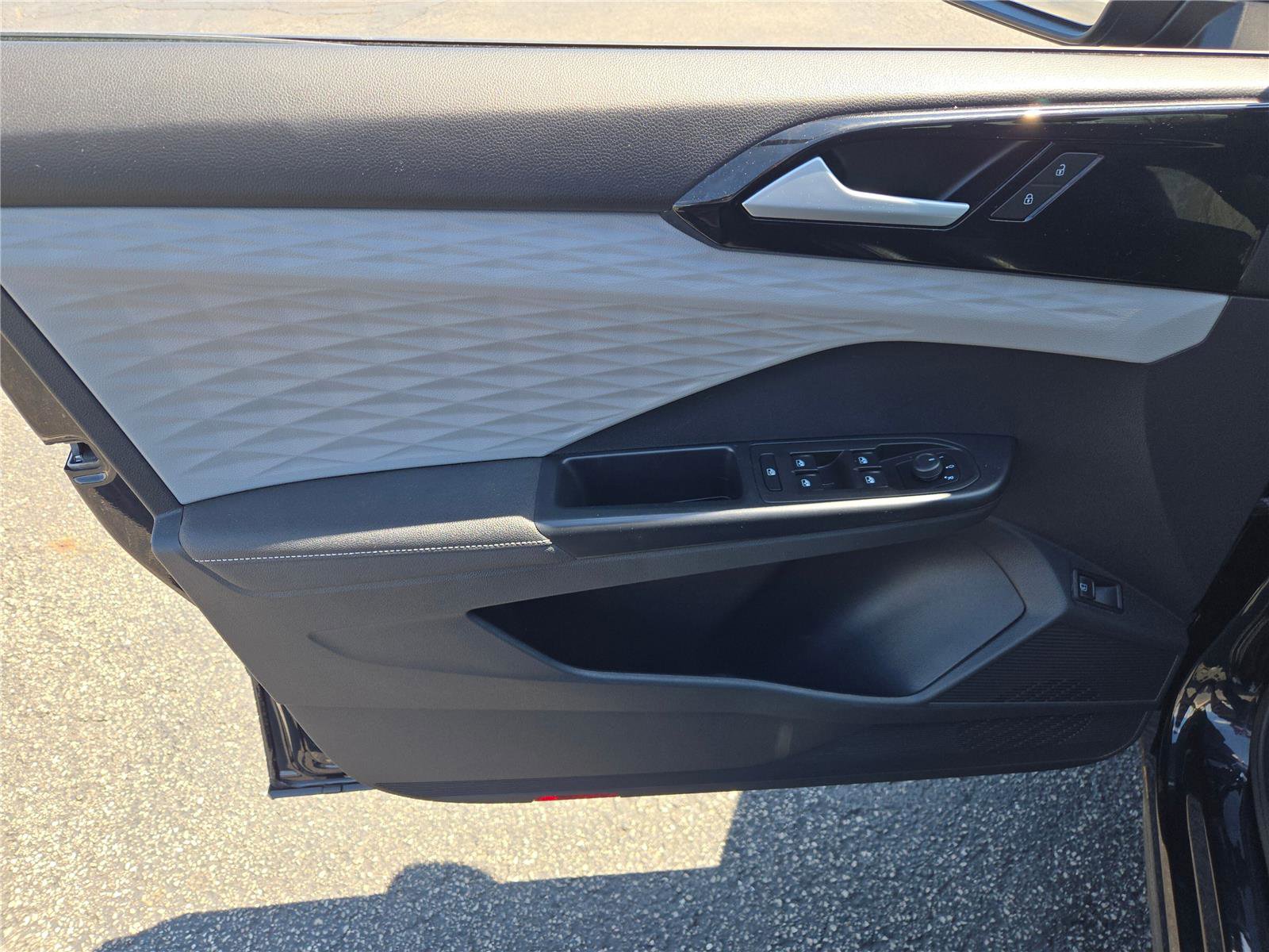 Used 2024 Volkswagen Taos S FWD image 22