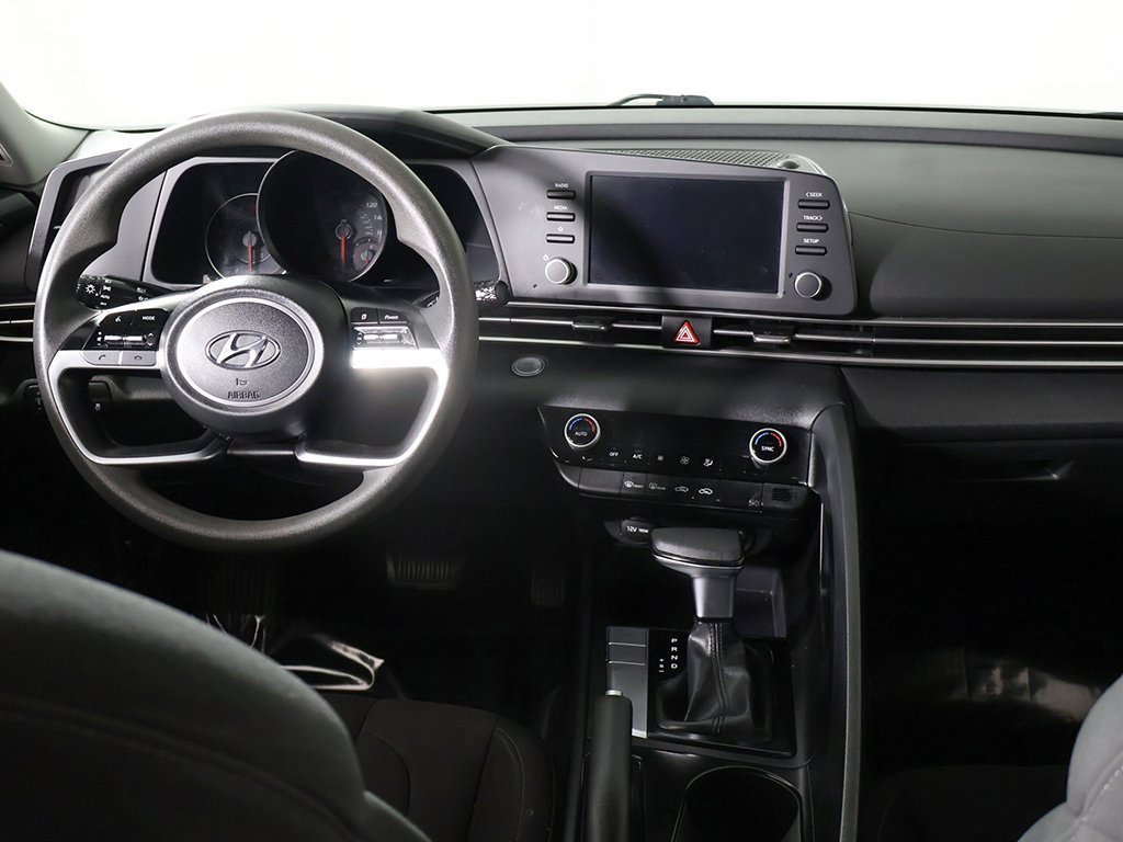 Used 2023 Hyundai Elantra SEL image 29