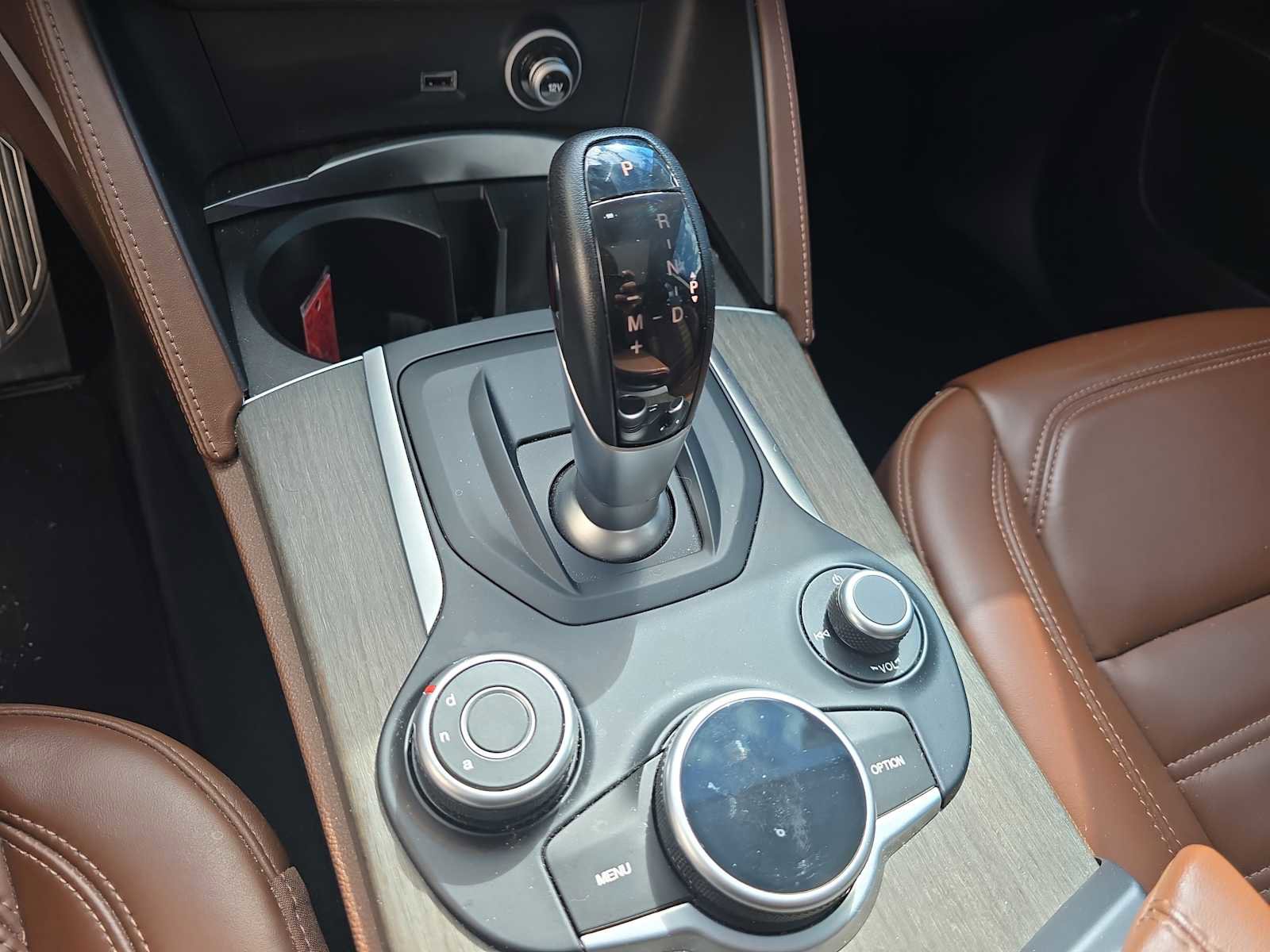 Used 2019 Alfa Romeo Stelvio Ti Lusso w/ Quick Order Package 22X Lusso image 18