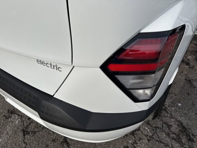 Used 2025 Hyundai Kona SEL image 32