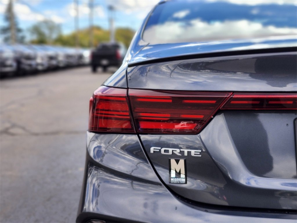 Used 2023 Kia Forte GT-Line w/ GT-Line Premium Package image 9