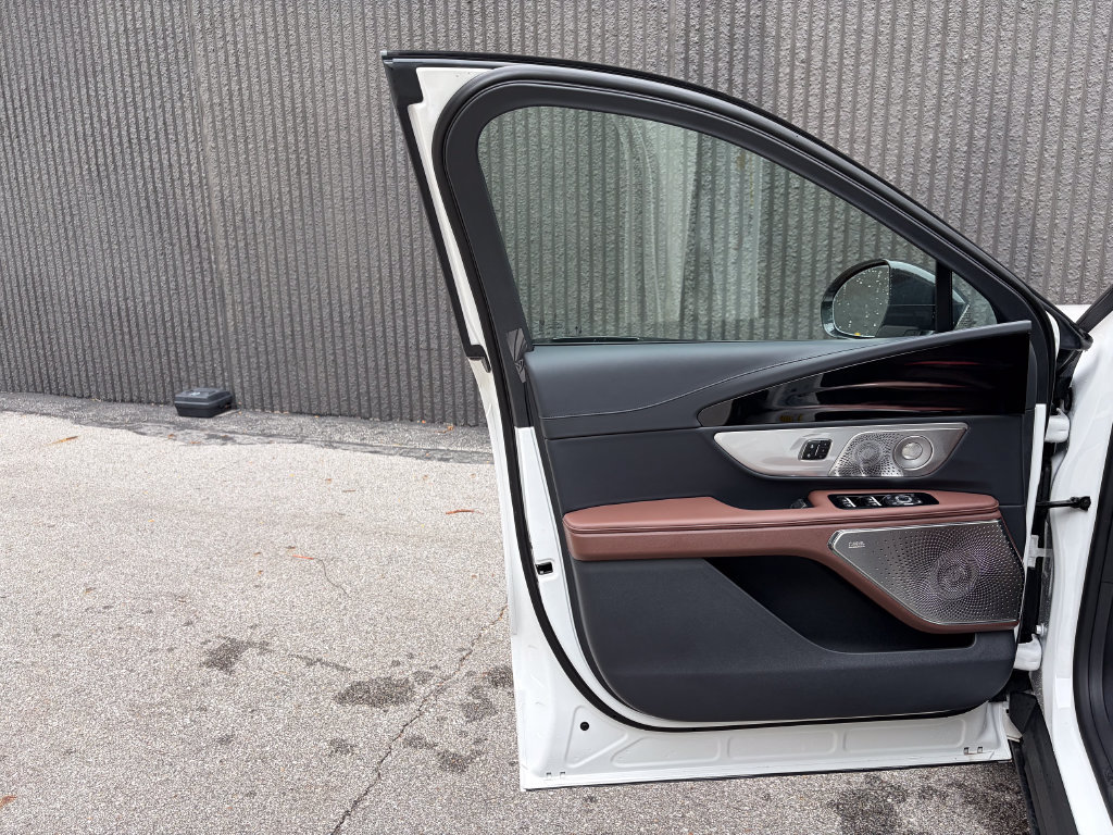 New 2026 Lincoln Nautilus Reserve AWD/4WD image 17