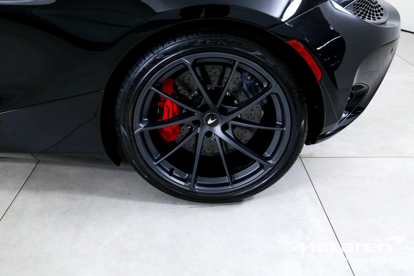 Used 2026 McLaren 750S Spider RWD image 28