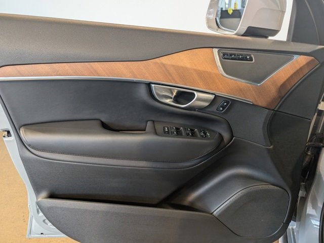 Used 2024 Volvo XC90 B6 Plus w/ Protection Package Premier image 11