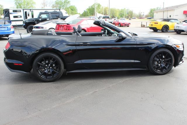 Used 2017 Ford Mustang GT Premium w/ Equipment Group 401A RWD image 16