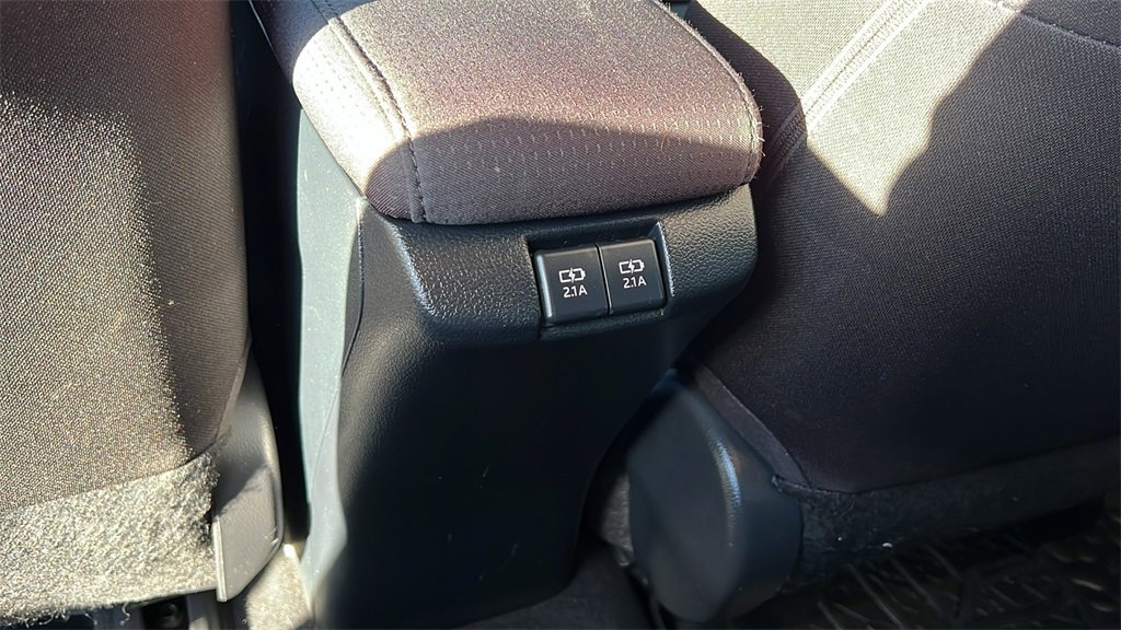 Used 2019 Toyota Prius LE image 10