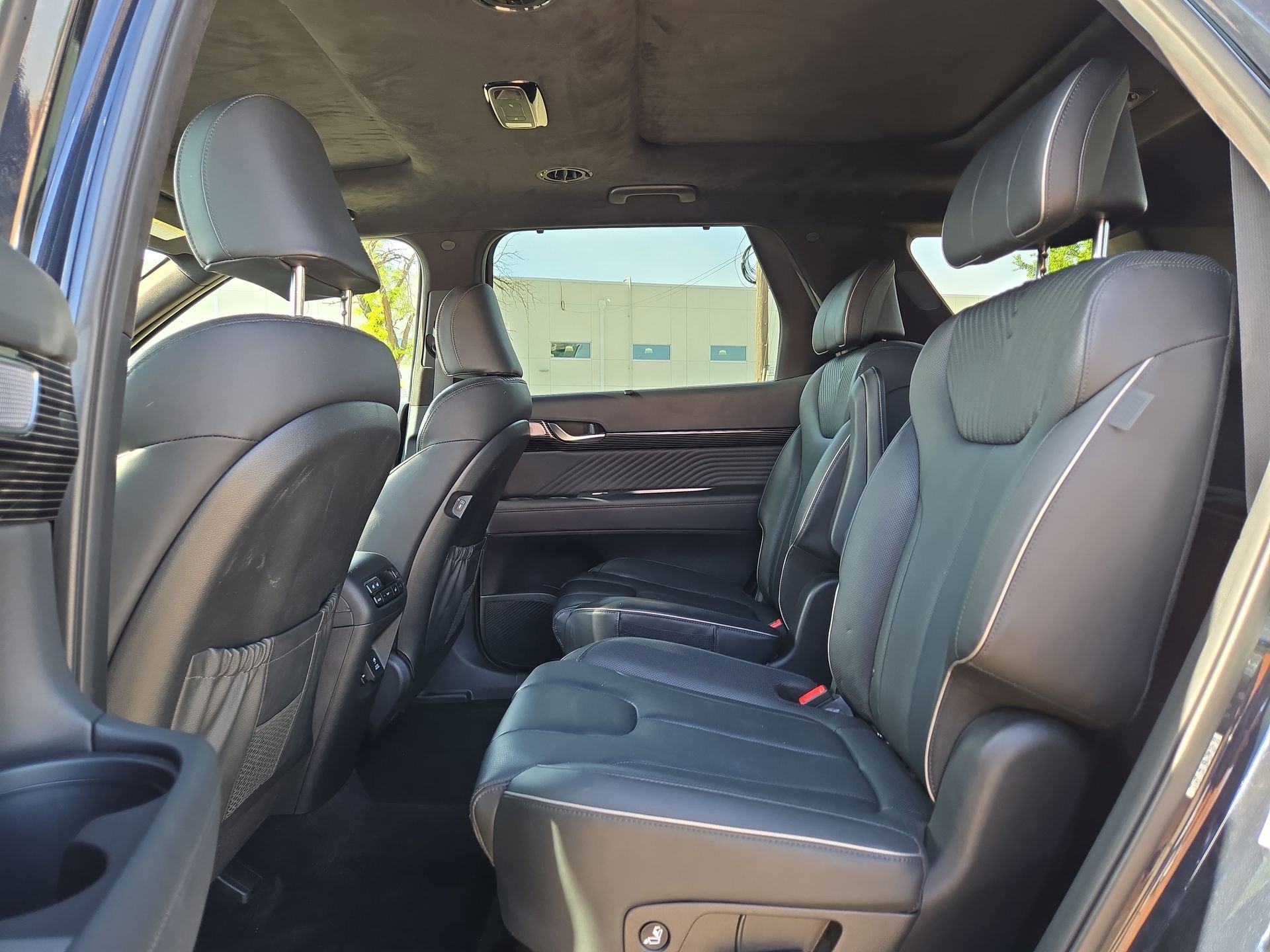 Used 2023 Hyundai Palisade Calligraphy image 13