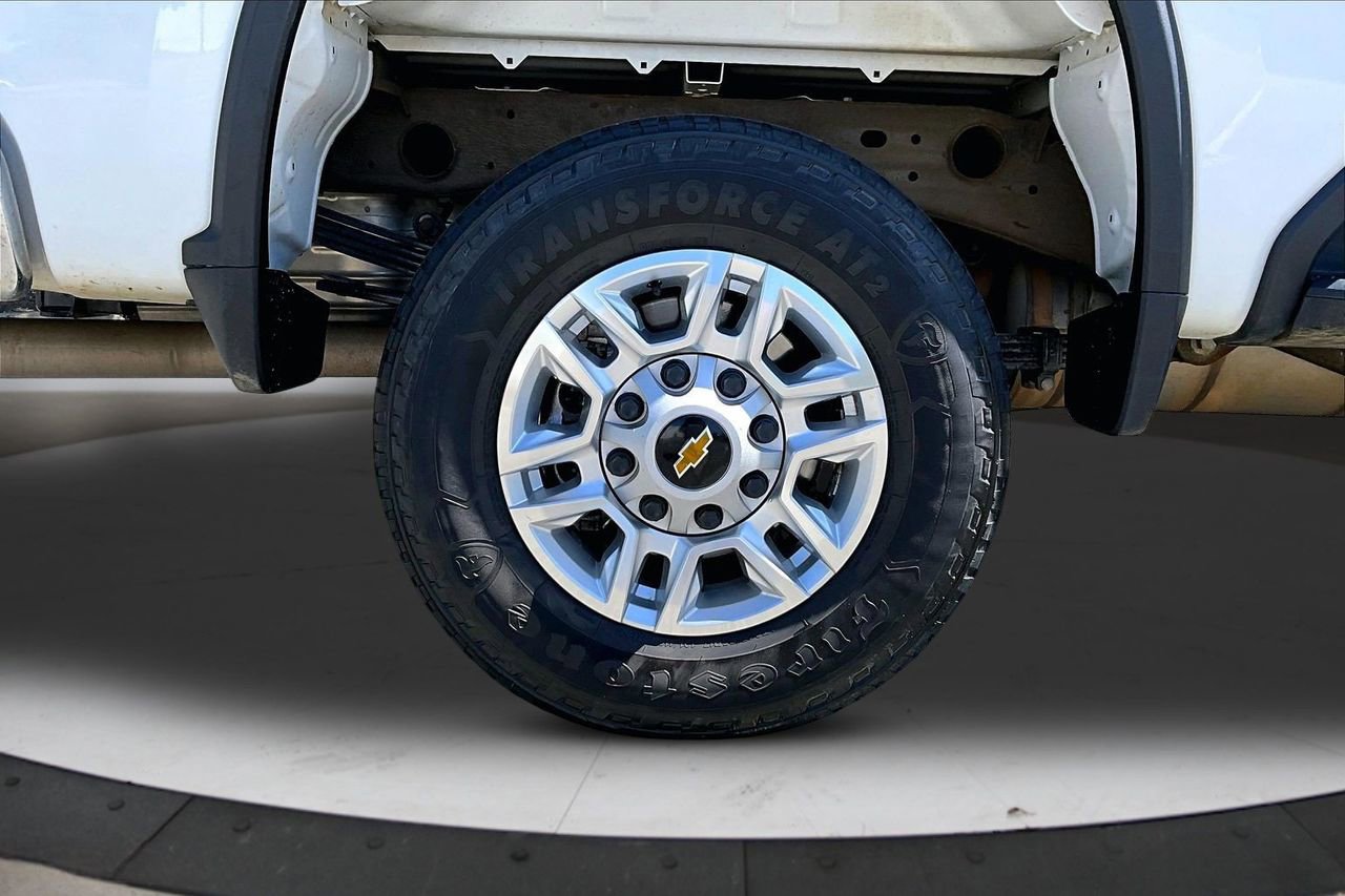 Used 2023 Chevrolet Silverado 2500 LT AWD/4WD image 33