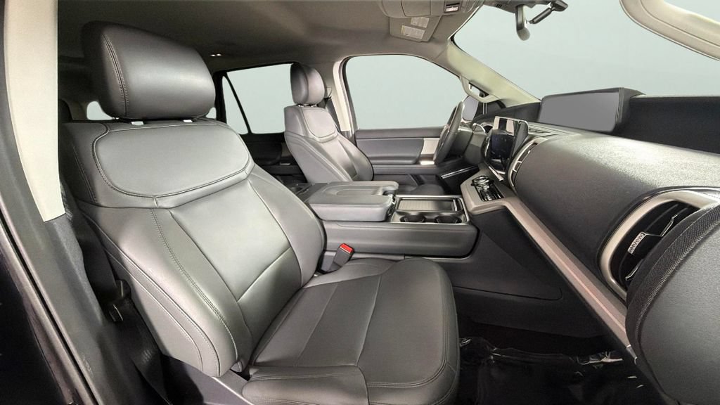 Used 2026 Ford Expedition Active RWD image 38
