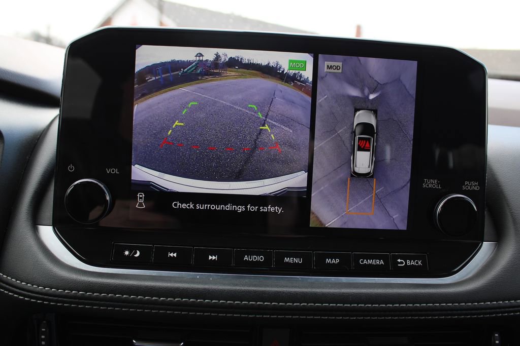 Used 2022 Nissan Rogue Platinum w/ Head-Up Display Package image 18