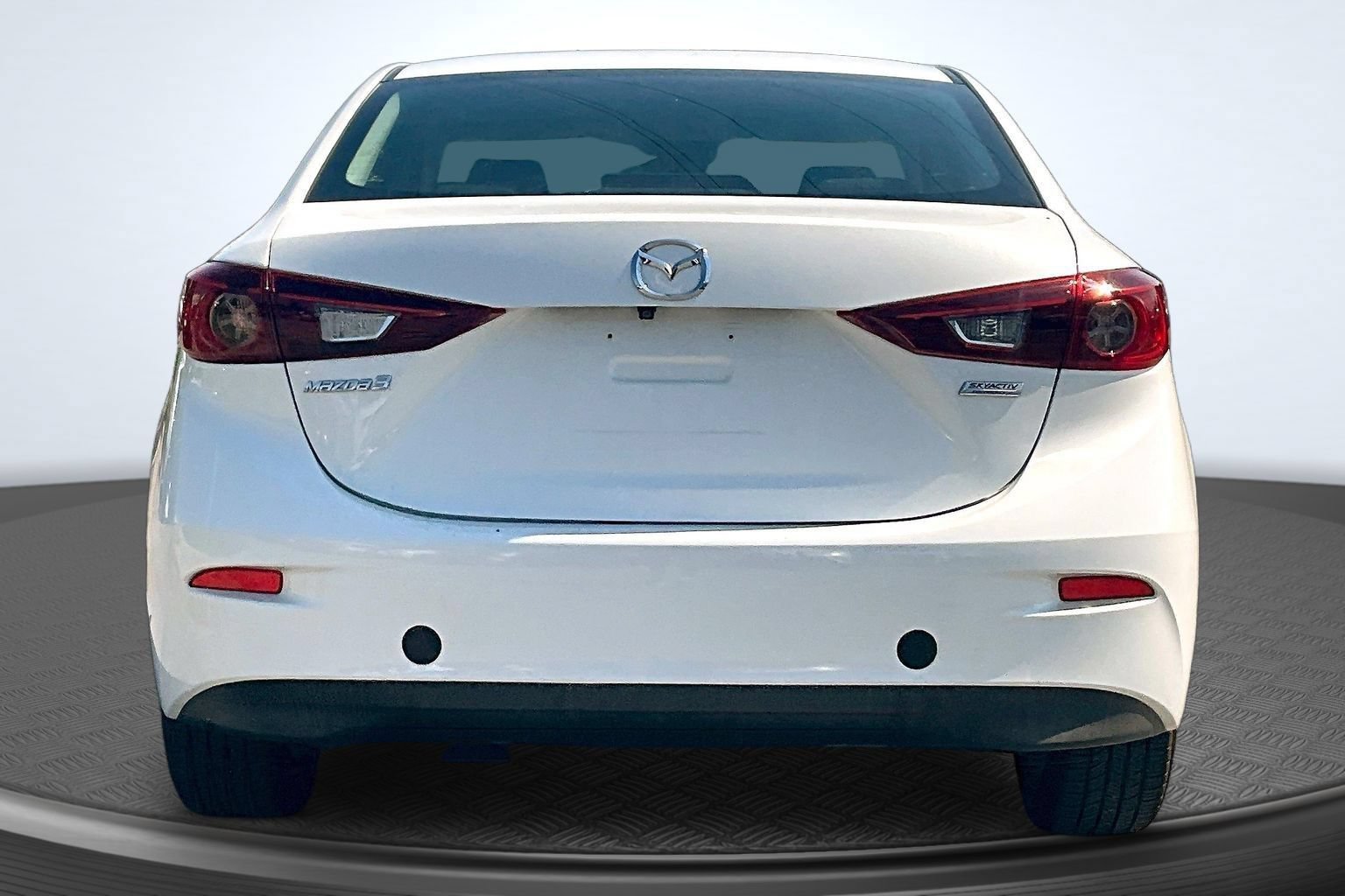 Used 2018 MAZDA MAZDA3 Sport w/ Preferred Equipment Package FWD image 4
