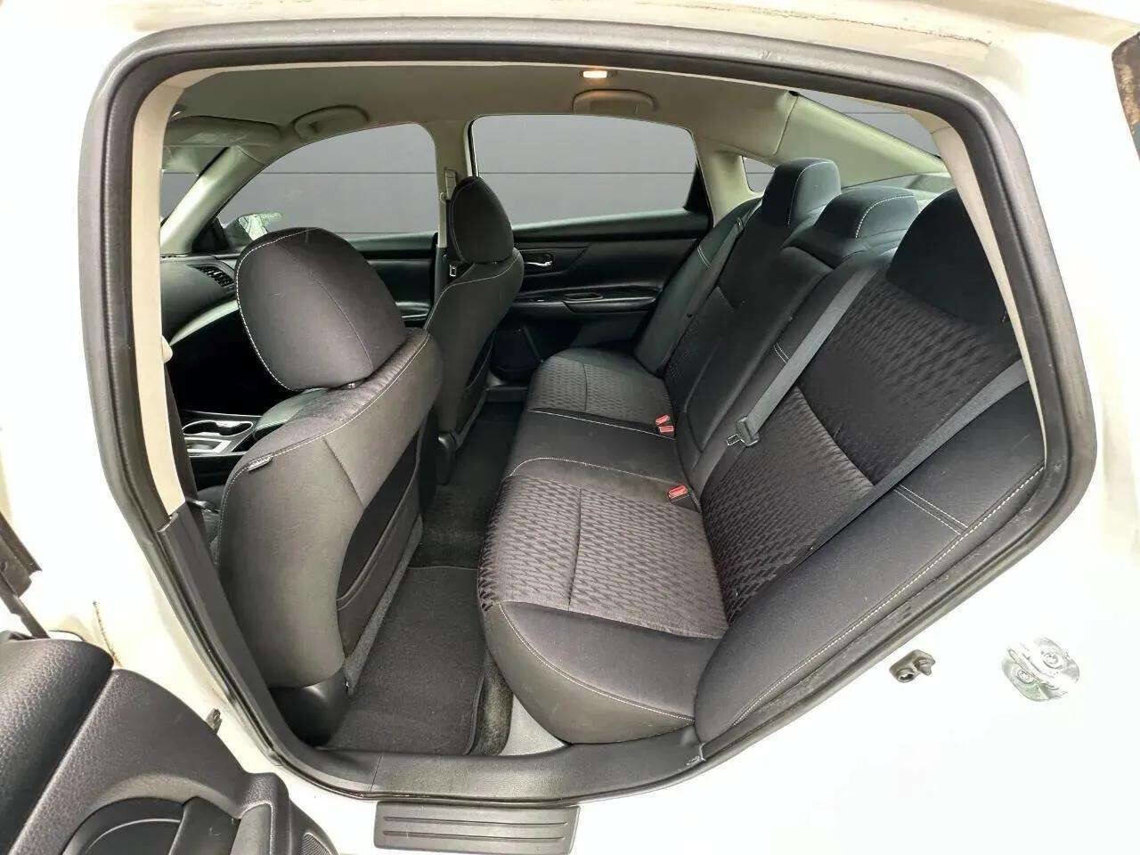 Used 2017 Nissan Altima 2.5 S w/ Power Driver Seat Package image 11