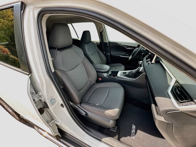 Used 2023 Toyota RAV4 XLE AWD/4WD image 26